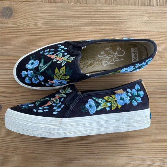 Rifle & paper keds Embroidered Black Slip-On Shoes size 7.5 - Picture 3 of 6